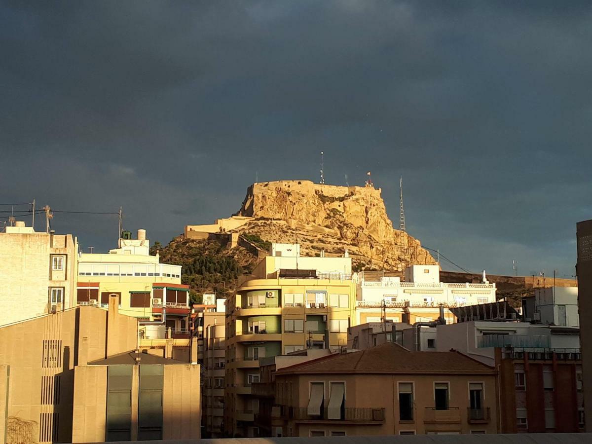 Room With Private Bathroom And Balcony Nearby The Mercado Central, Center And Beach Alicante Exterior photo